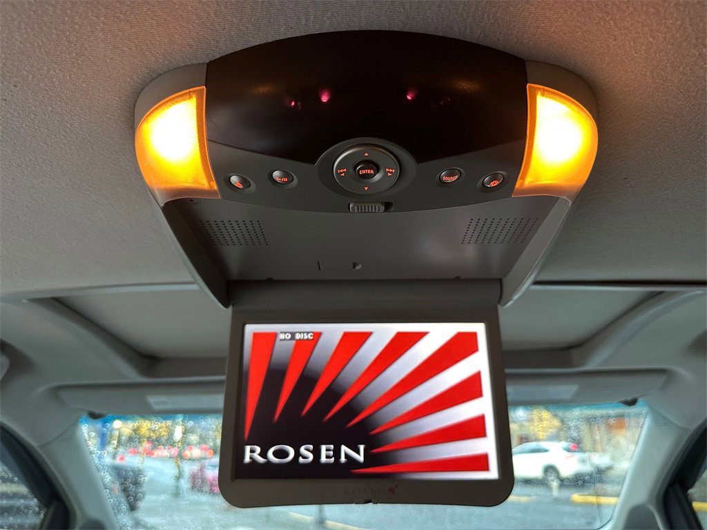 Used 2011 Toyota Sienna SE image 14