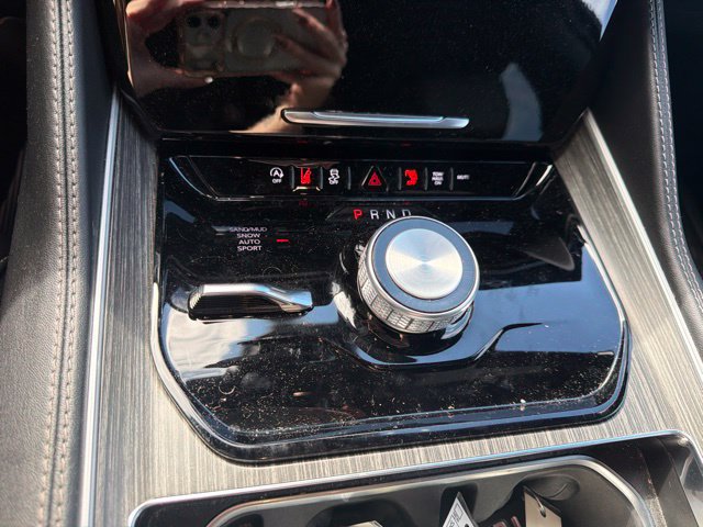 Used 2024 Jeep Wagoneer Series II w/ Premium Group I AWD/4WD image 18