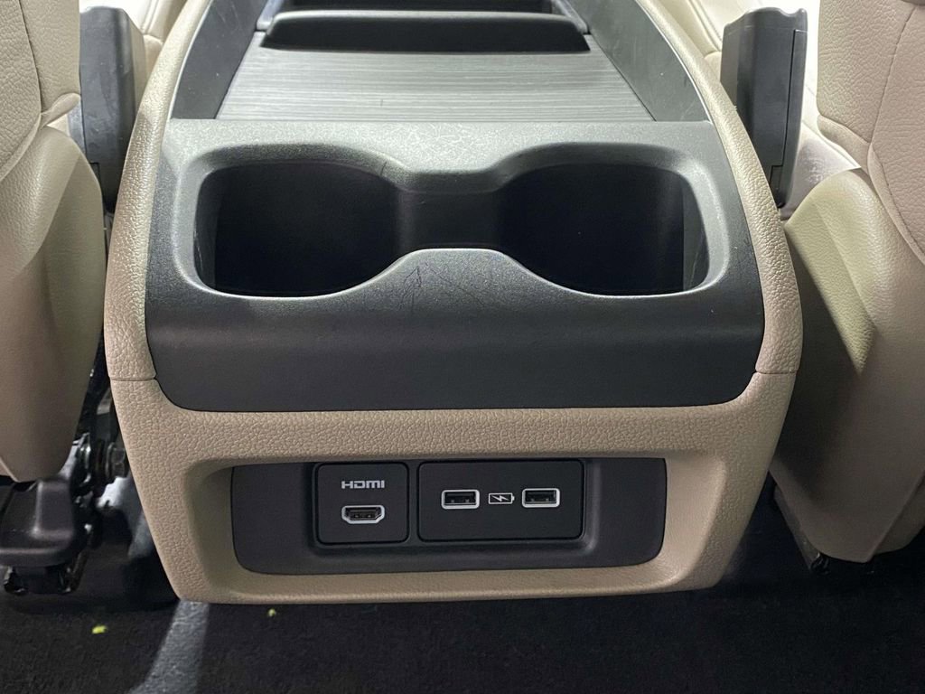 Used 2023 Honda Odyssey Touring image 13