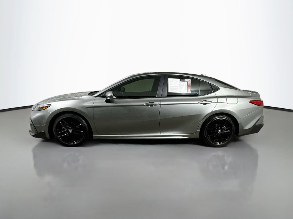Used 2026 Toyota Camry SE FWD image 5