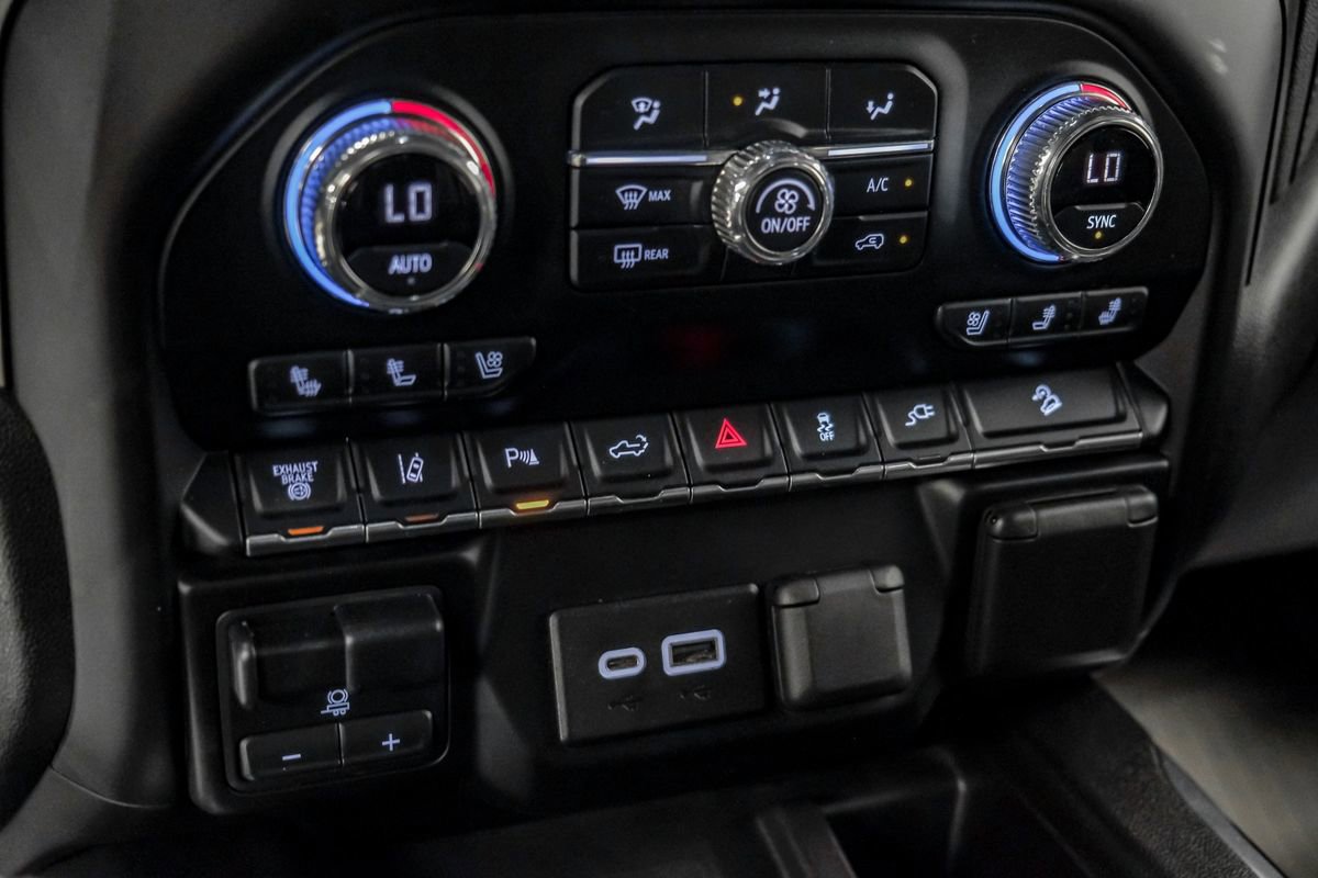 Used 2020 GMC Sierra 2500 AT4 w/ AT4 Premium Package image 28