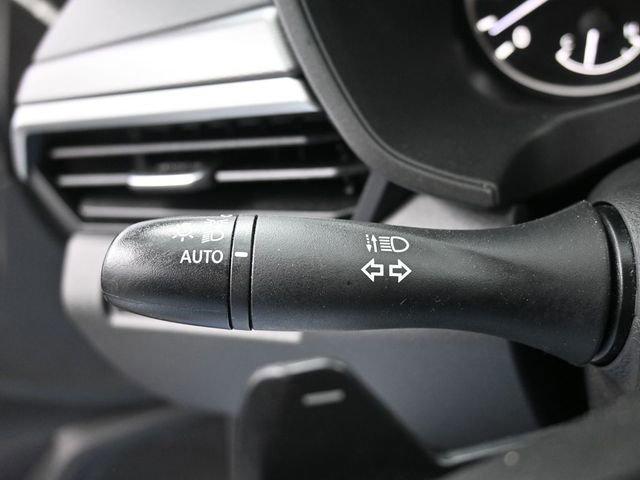 Used 2025 Nissan Altima 2.5 SR FWD image 31