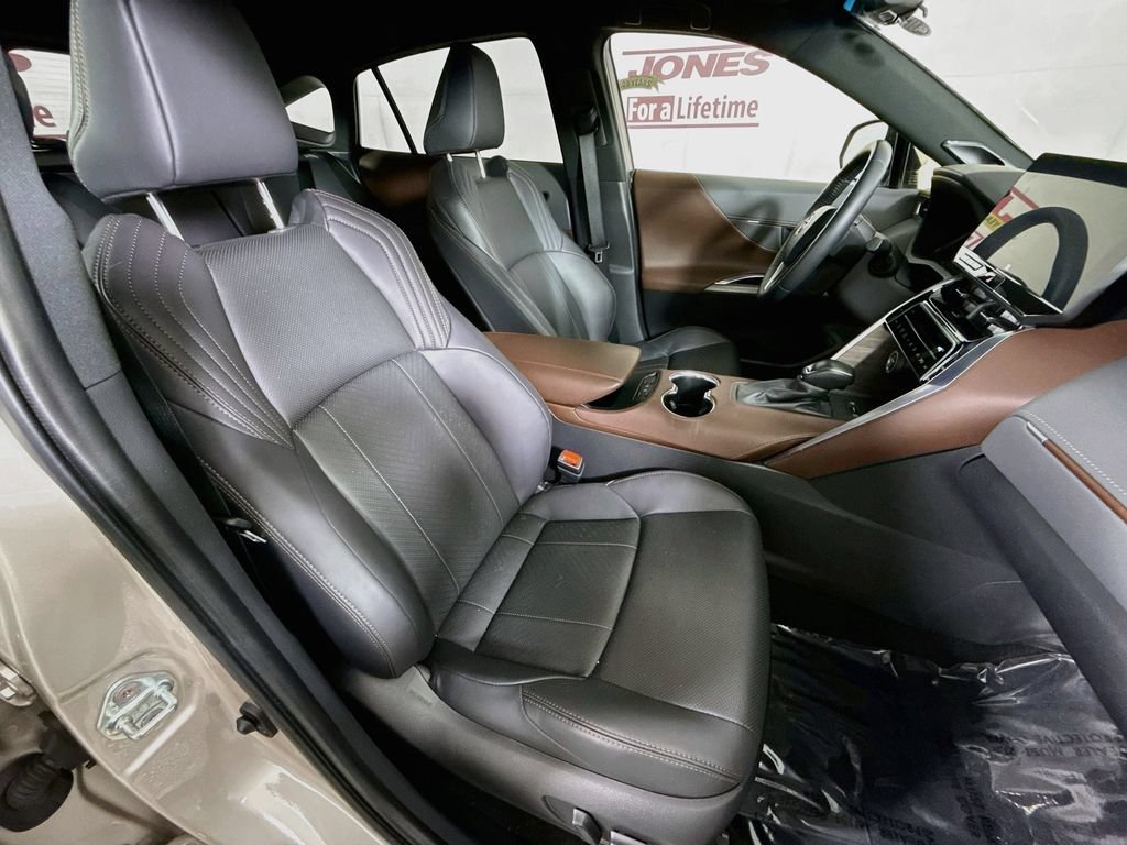 Certified 2023 Toyota Venza Limited AWD/4WD image 32