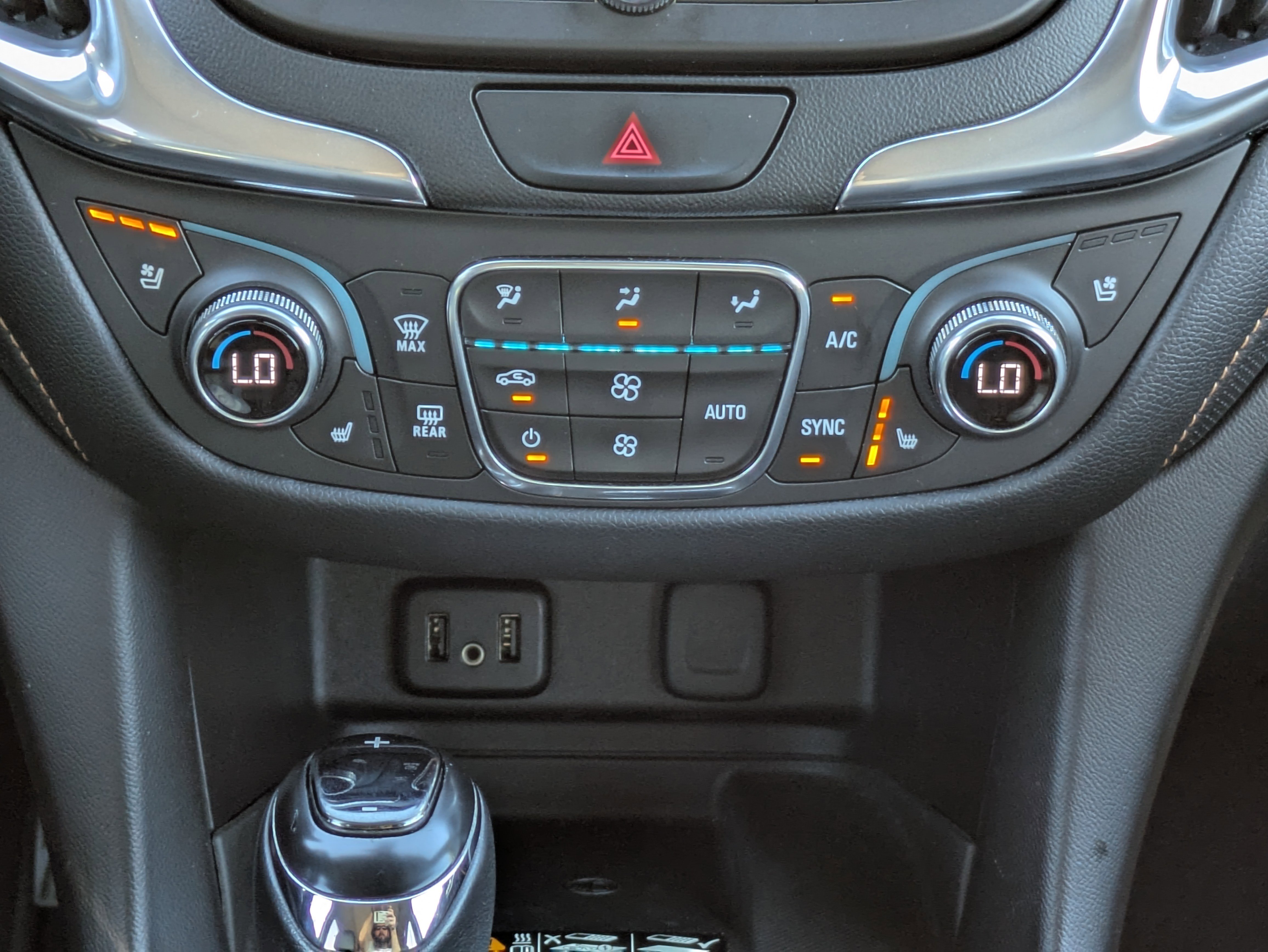 Certified 2018 Chevrolet Equinox Premier image 20