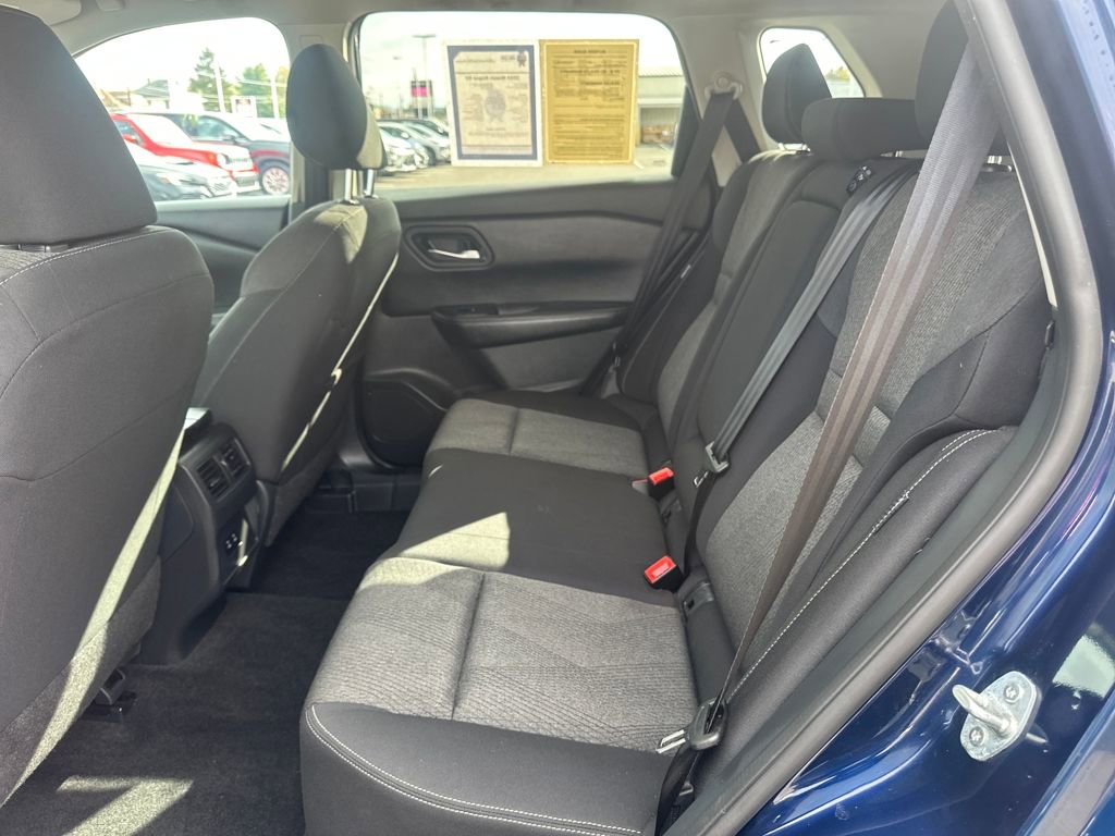 Used 2024 Nissan Rogue SV image 24