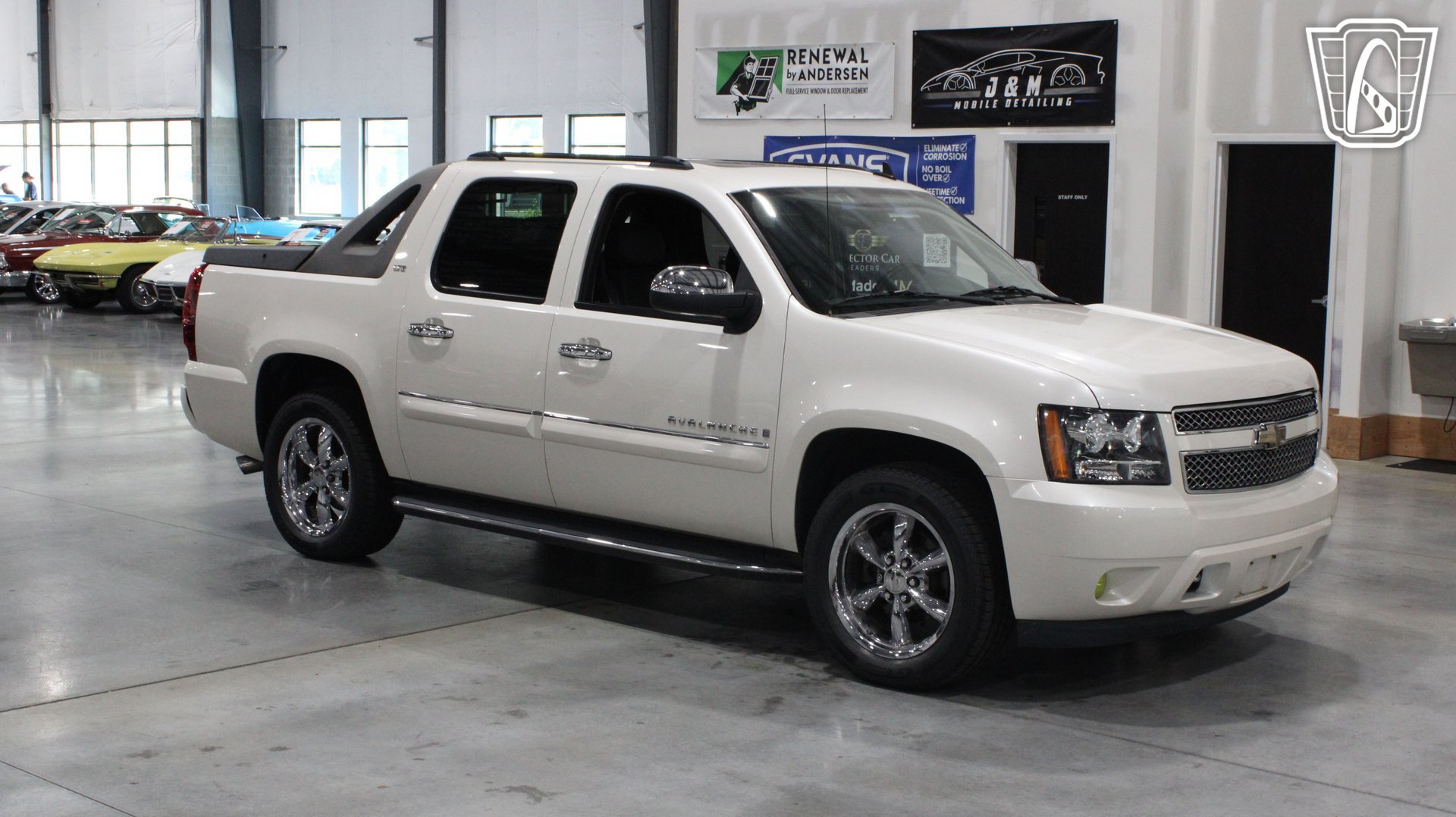 Used 2008 Chevrolet Avalanche LTZ w/ LTZ Preferred Equipment Group AWD/4WD image 38