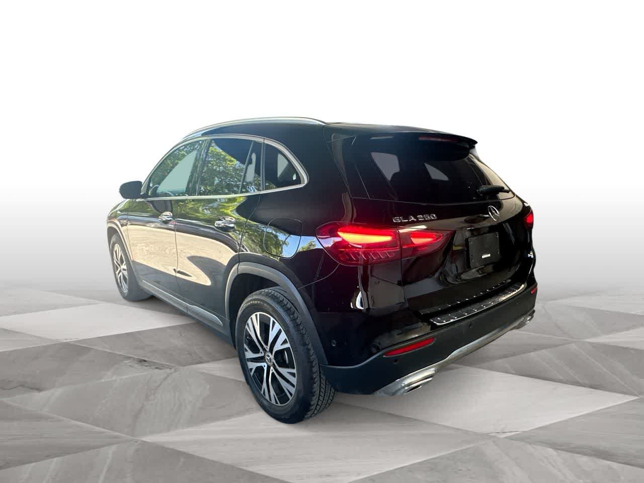 Used 2025 Mercedes-Benz GLA 250 4MATIC image 6