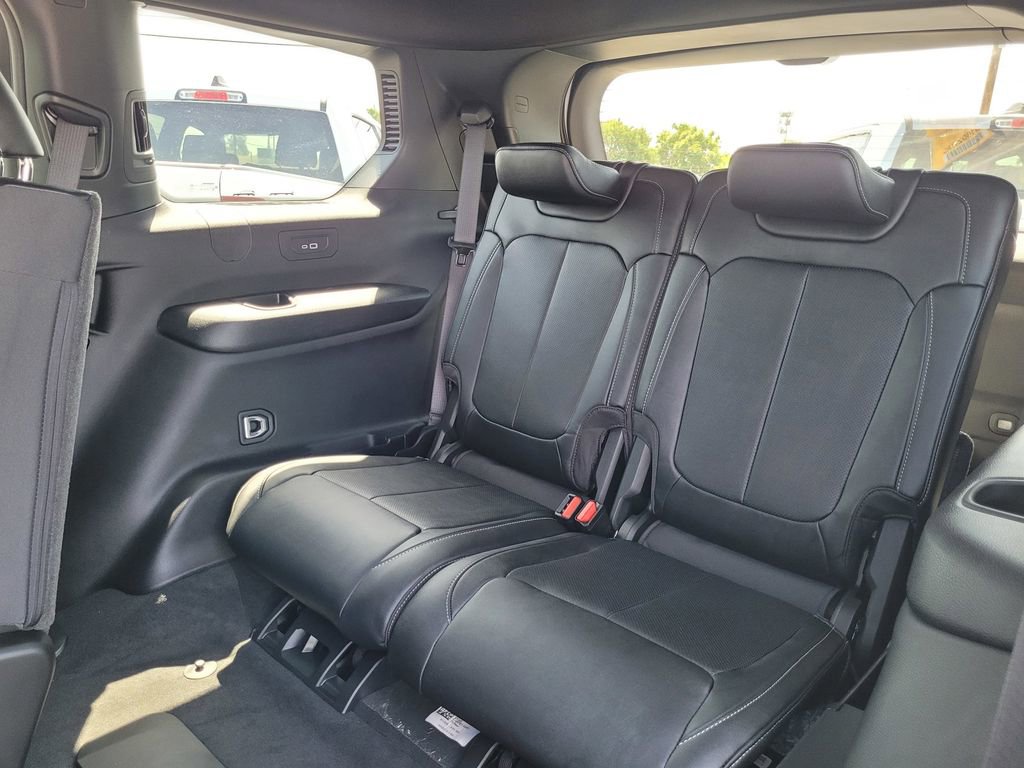 New 2026 Jeep Grand Cherokee L Limited AWD/4WD image 13