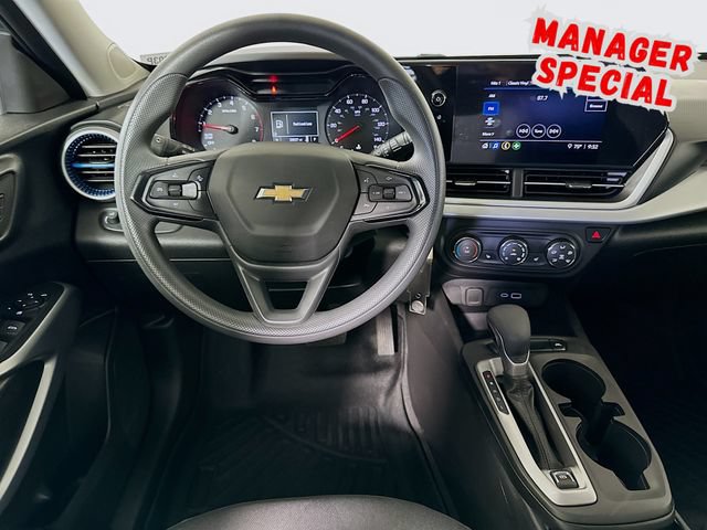 Used 2025 Chevrolet Trax LS w/ LS Convenience Package FWD image 22