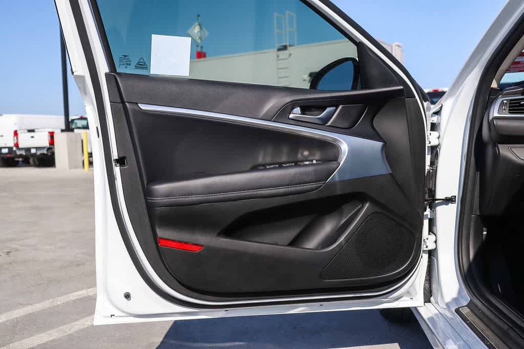 Used 2023 Genesis G70 2.0T AWD/4WD image 23
