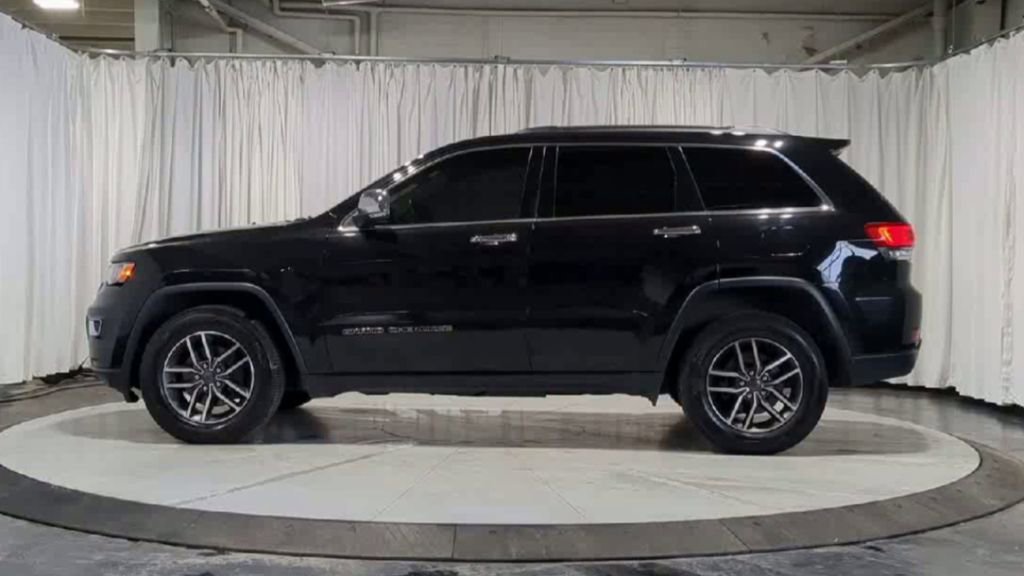 Used 2020 Jeep Grand Cherokee Limited AWD/4WD image 6