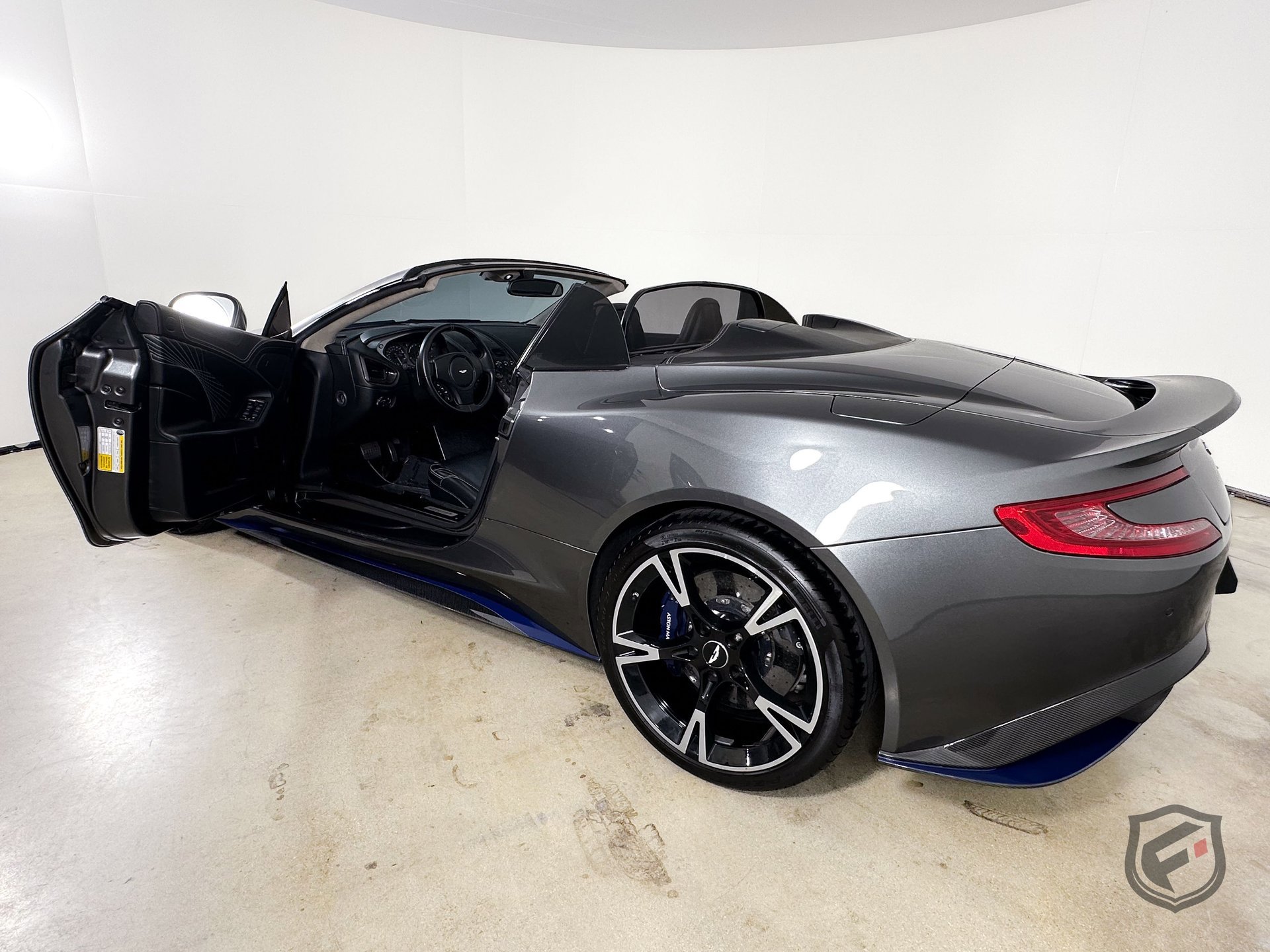 Used 2018 Aston Martin Vanquish S RWD image 18