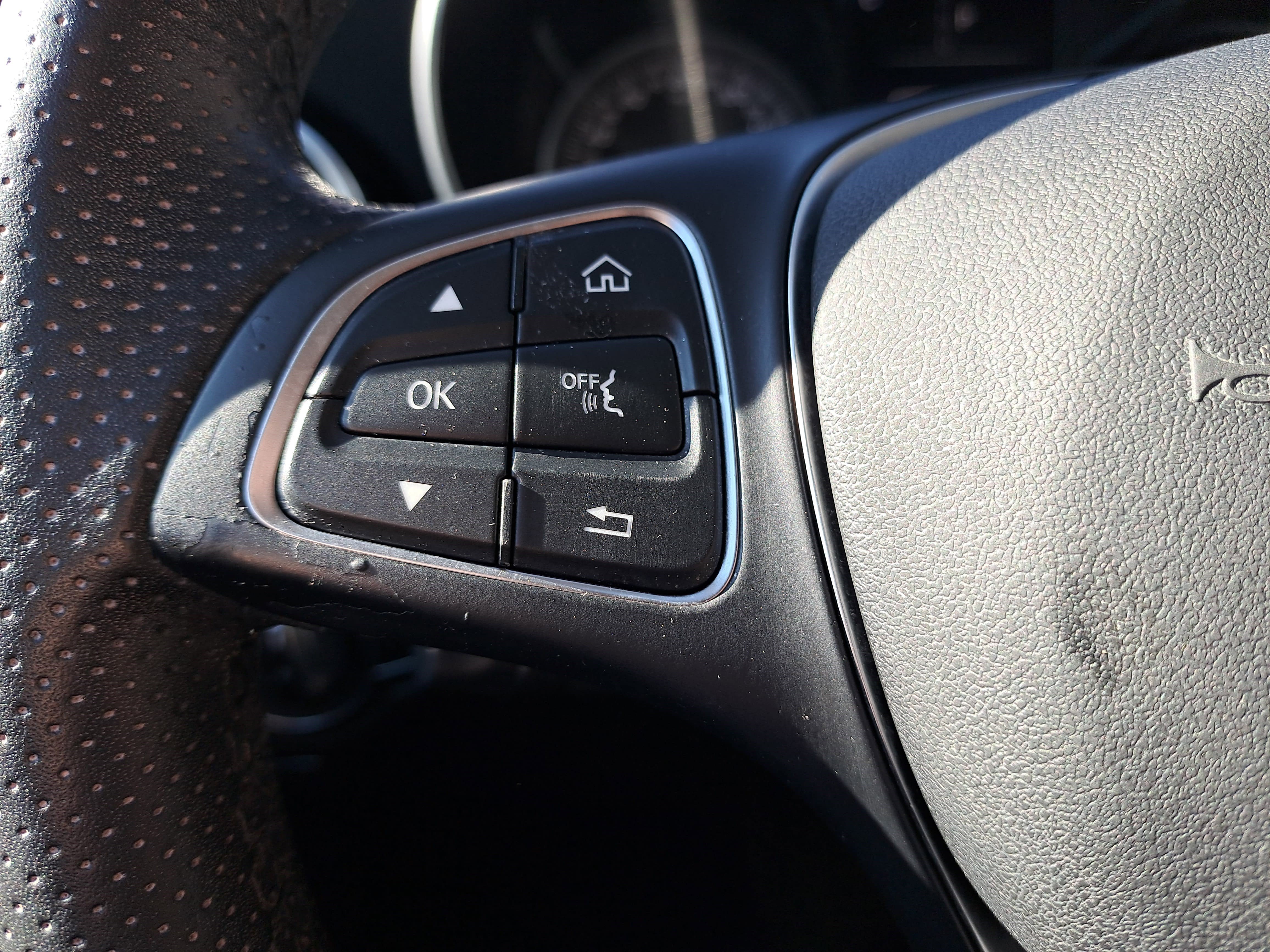 Used 2019 Mercedes-Benz GLC 300 image 18