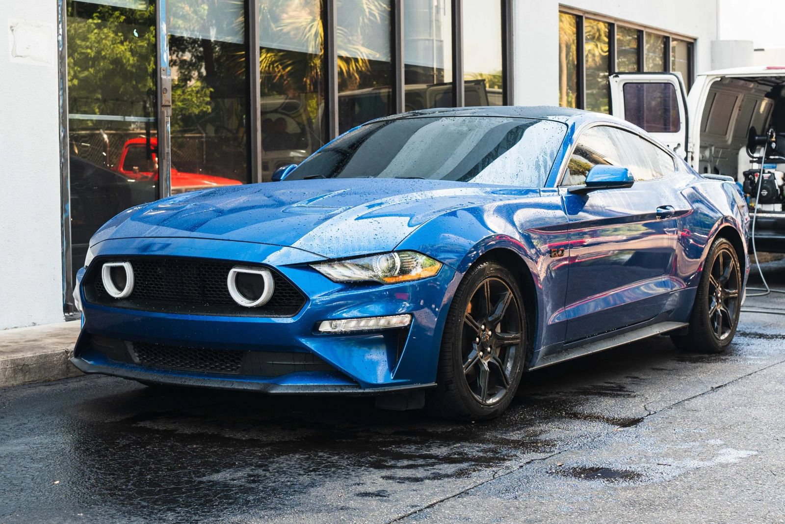 Used 2018 Ford Mustang GT w/ Black Accent Package RWD image 2