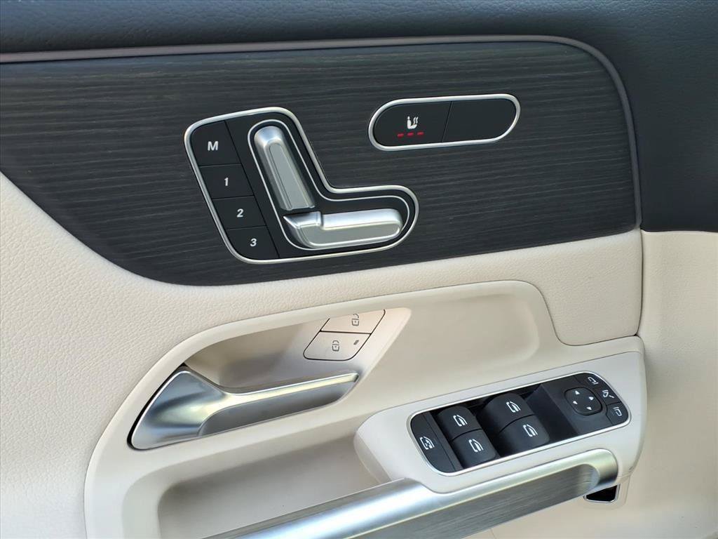New 2026 Mercedes-Benz GLB 250 4MATIC image 12