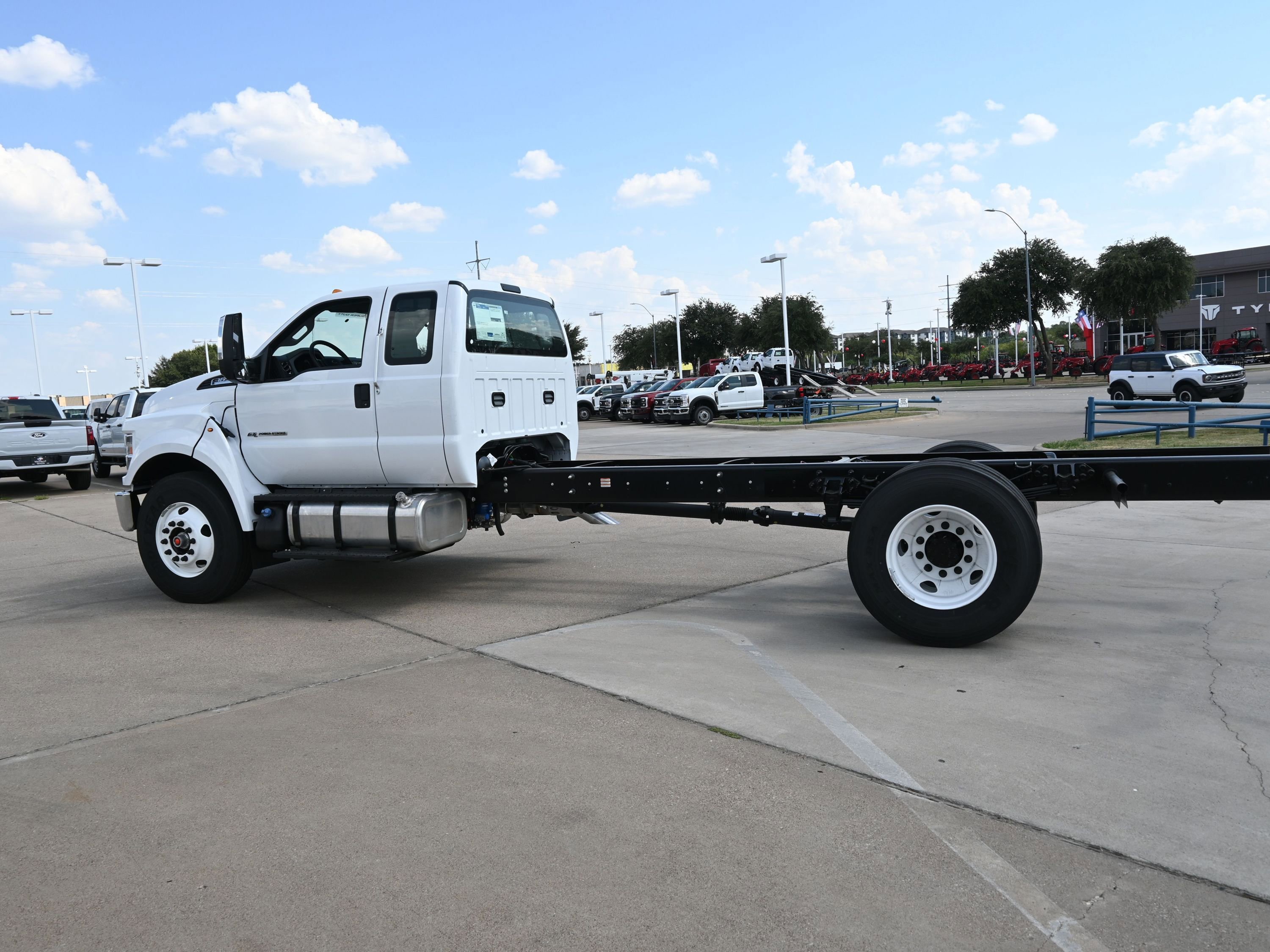 New 2026 Ford F650 2WD SuperCab Super Duty image 4