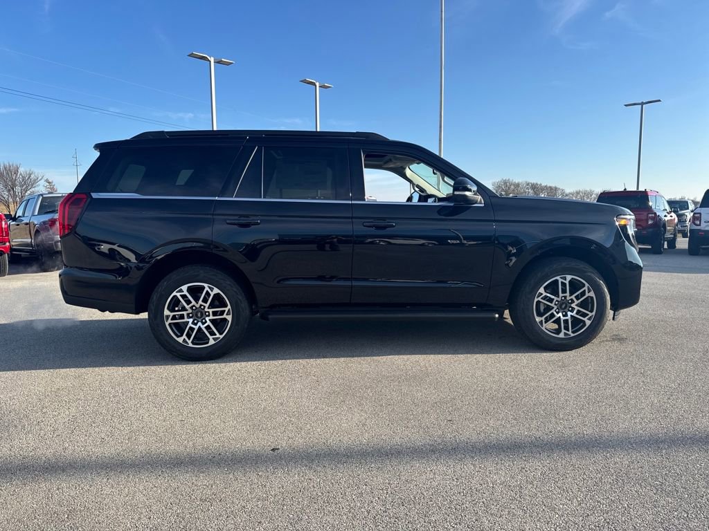 New 2025 Ford Expedition Active AWD/4WD image 13