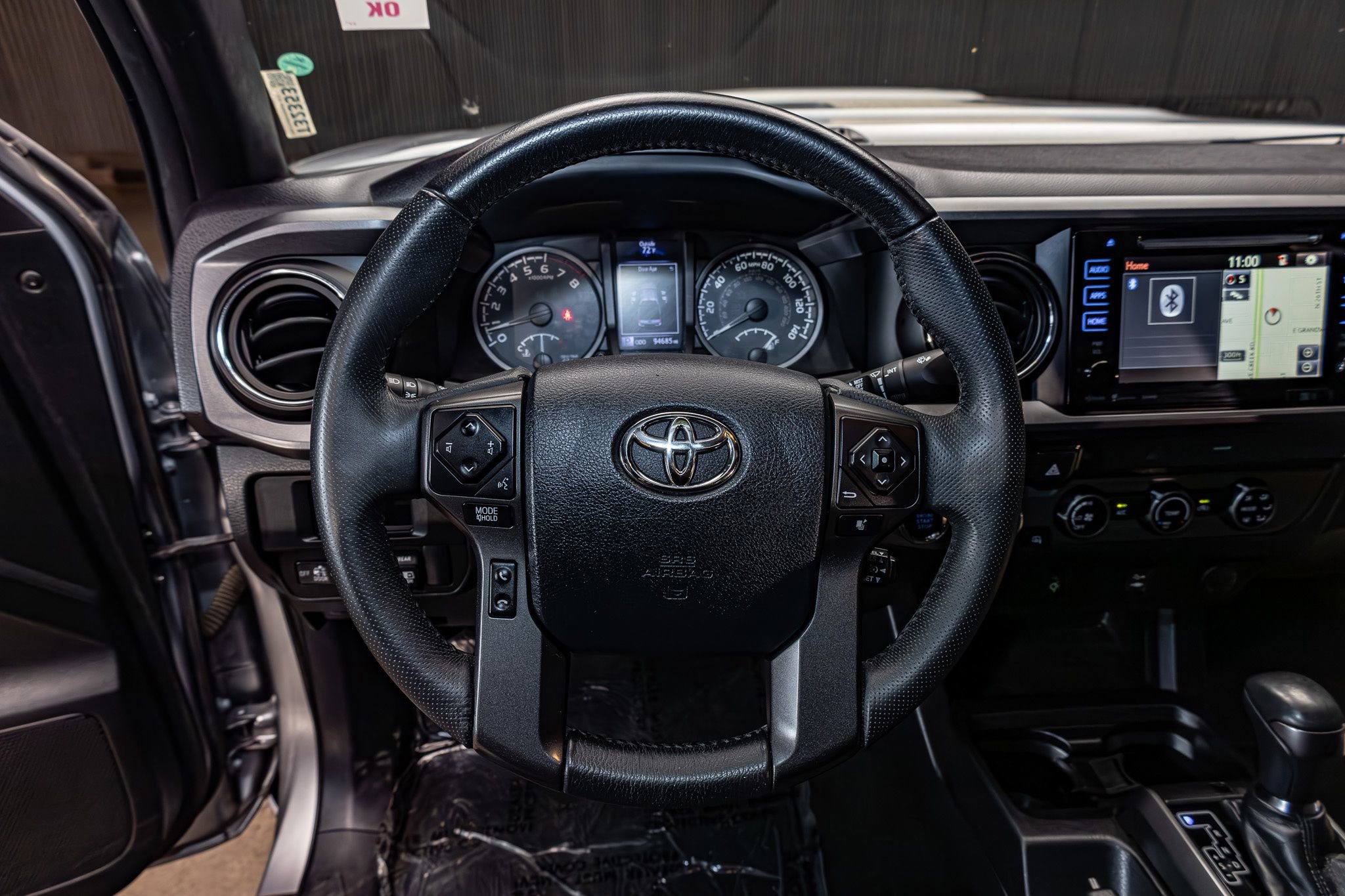 Used 2017 Toyota Tacoma TRD Sport w/ Tow Package (A/T) image 15