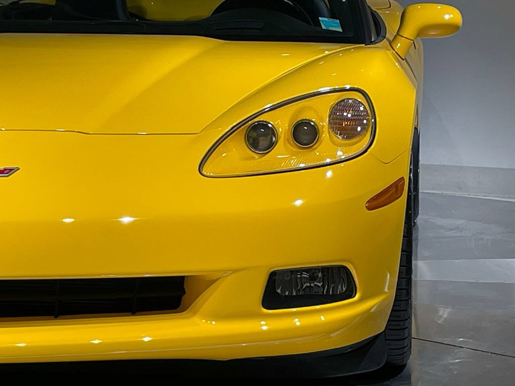 Used 2005 Chevrolet Corvette Convertible w/ Preferred Equipment Group RWD image 4
