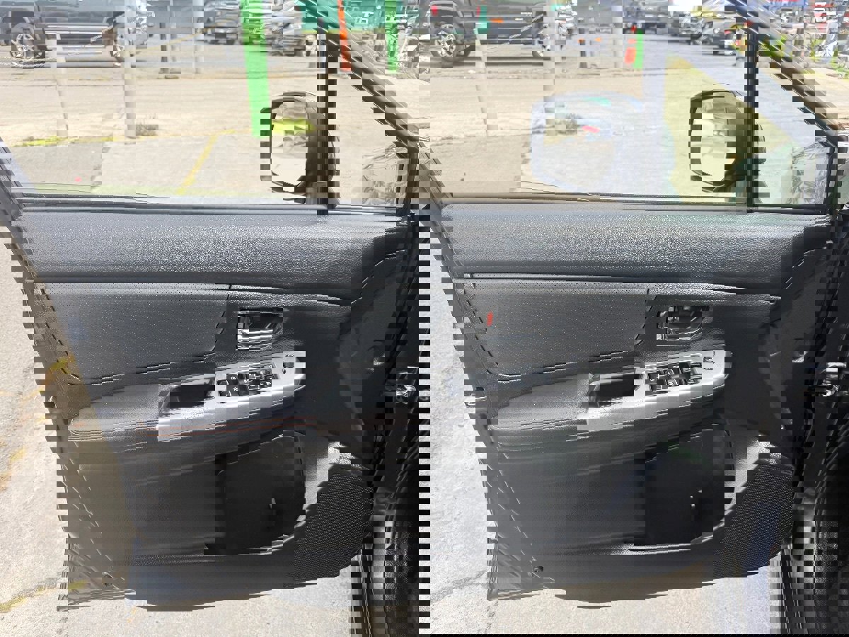 Used 2017 Subaru Crosstrek 2.0i Limited image 11