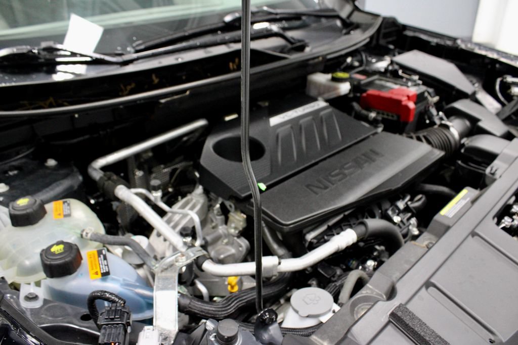 Certified 2025 Nissan Rogue SL AWD/4WD image 18