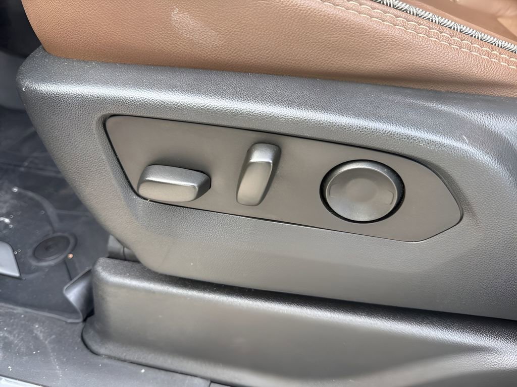 Used 2023 Chevrolet Tahoe High Country w/ Premium Package 2 image 10