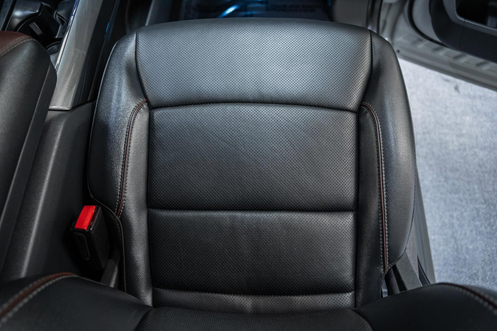 Certified 2023 Ford F150 Lariat w/ Equipment Group 502A High image 37