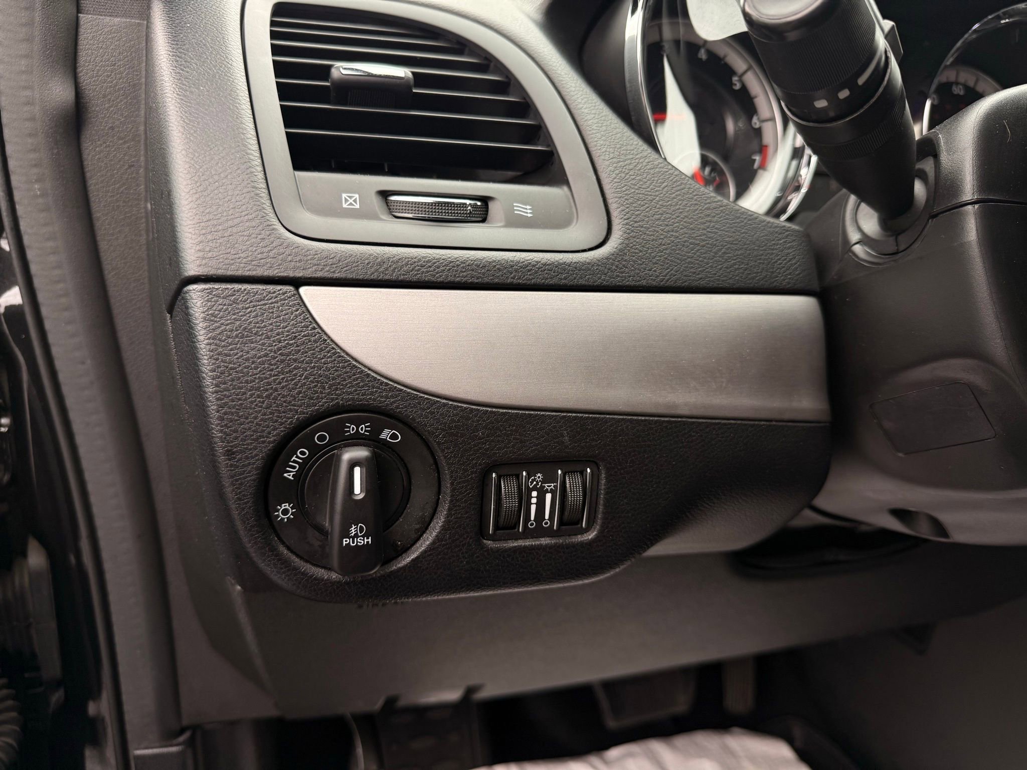 Used 2018 Dodge Grand Caravan GT image 37