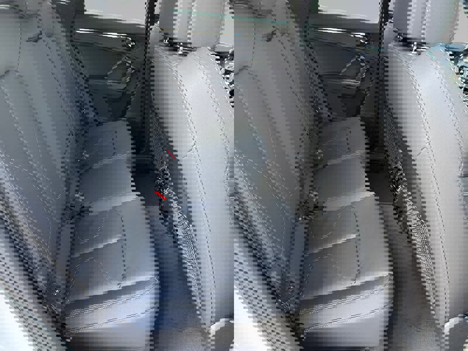 New 2025 Audi Q3 2.0T Premium image 13