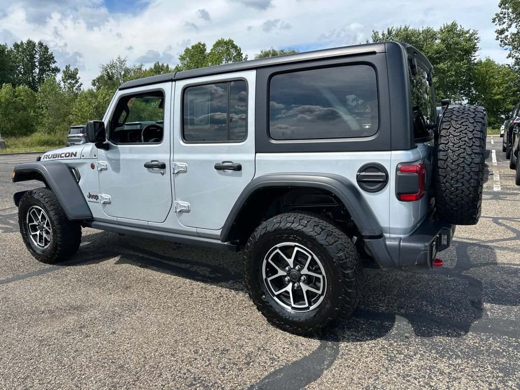 Used 2024 Jeep Wrangler Unlimited Rubicon AWD/4WD image 7