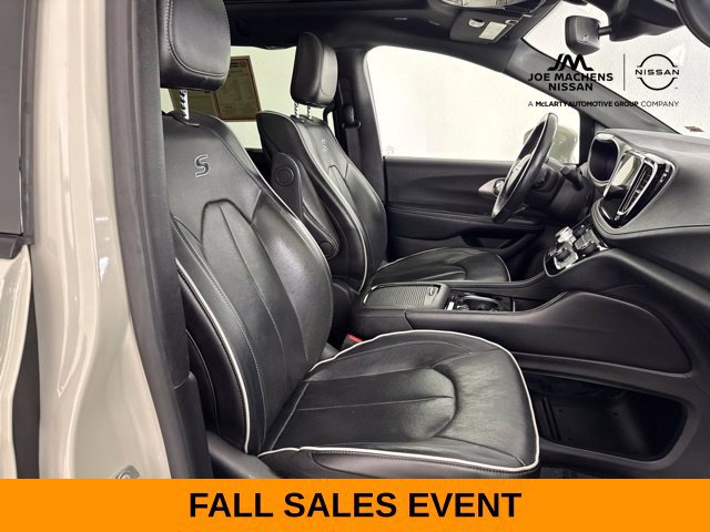 Used 2021 Chrysler Pacifica Limited w/ Uconnect Theater Family Group AWD/4WD image 36