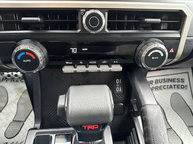 Used 2025 Toyota Tacoma TRD Sport image 19