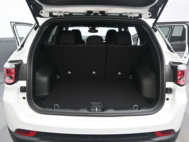 Used 2025 Jeep Compass Sport image 18