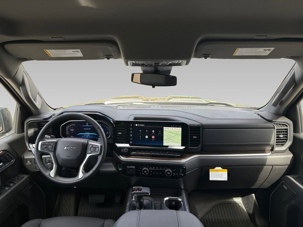 Used 2026 Chevrolet Silverado 1500 LT Trail Boss w/ LT Trail Boss Premium Package AWD/4WD image 3