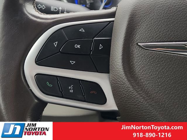 Used 2018 Chrysler Pacifica Touring-L image 27