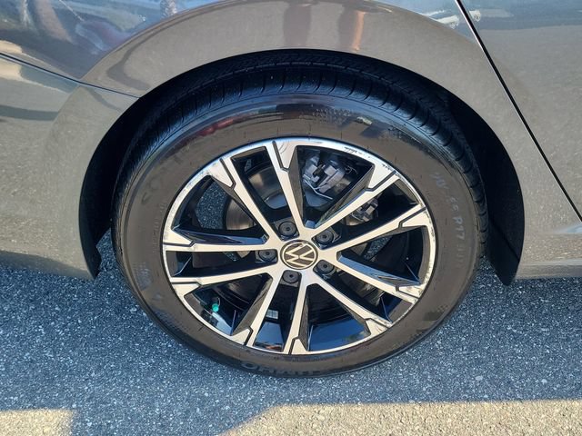 Certified 2024 Volkswagen Jetta Sport FWD image 5