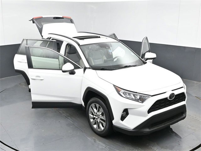 Used 2020 Toyota RAV4 XLE Premium image 50