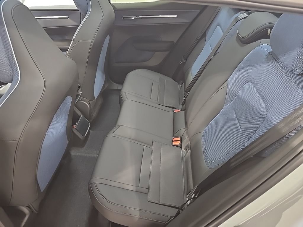 New 2026 Volvo EX30 Plus w/ Protection Package Premier AWD/4WD image 17
