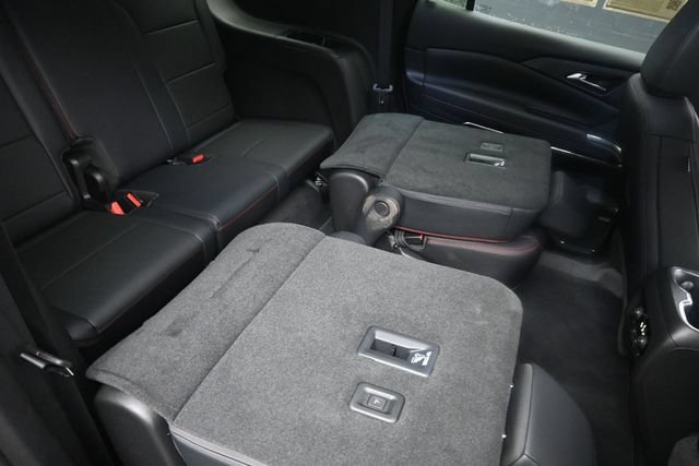 Used 2026 Chevrolet Traverse RS FWD image 27