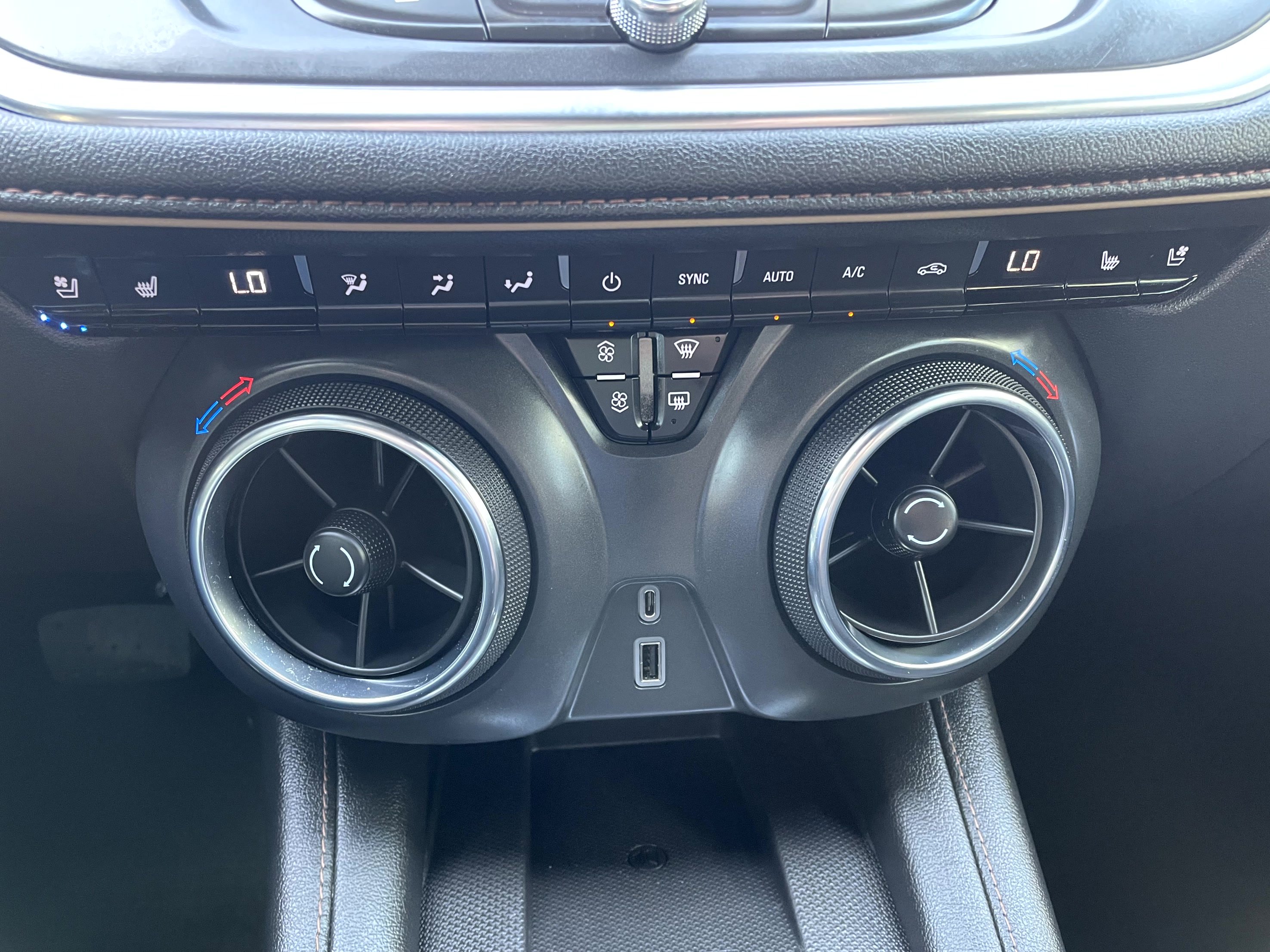 Used 2021 Chevrolet Blazer Premier w/ Driver Confidence II Package AWD/4WD image 18