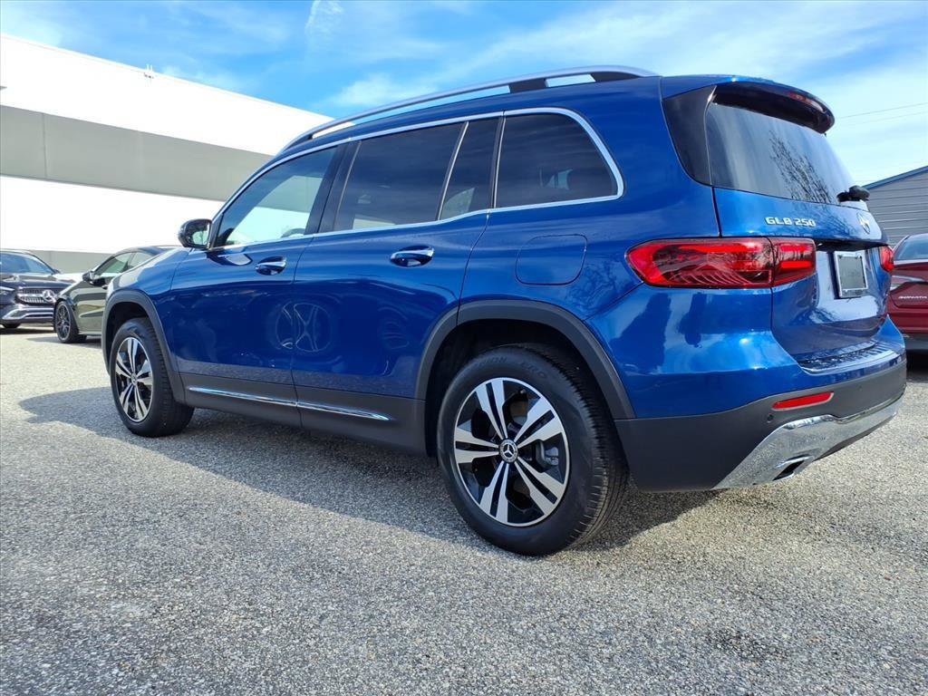 New 2026 Mercedes-Benz GLB 250 image 4