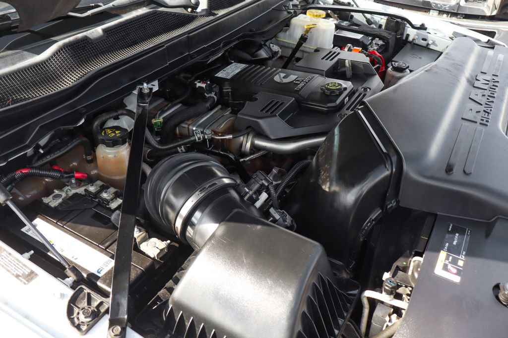 Used 2022 RAM 5500 Tradesman image 11