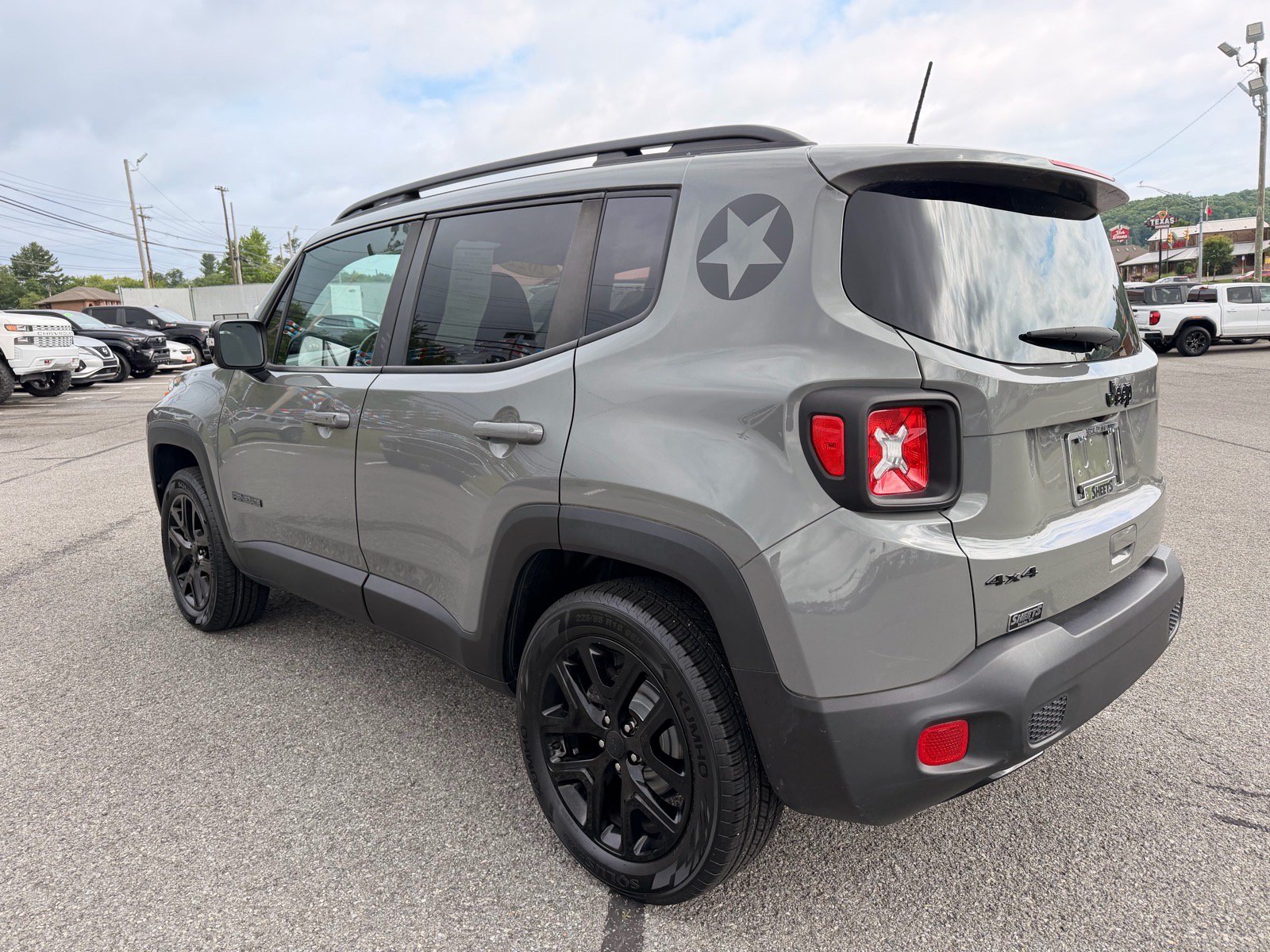 Used 2022 Jeep Renegade Altitude w/ Convenience Group AWD/4WD image 4