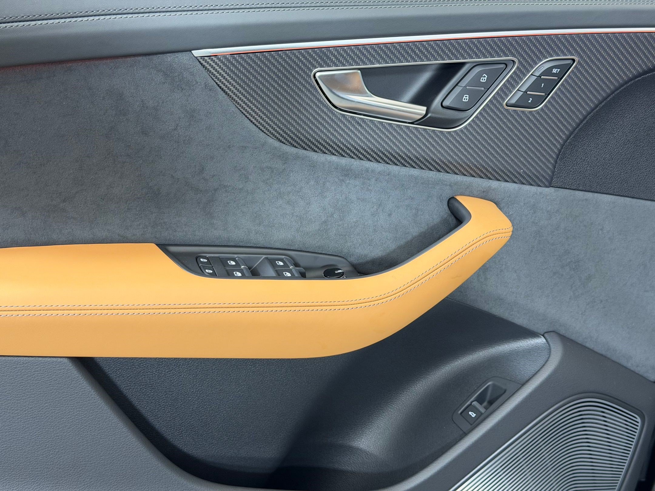 New 2027 Audi RS Q8 performance AWD/4WD image 13