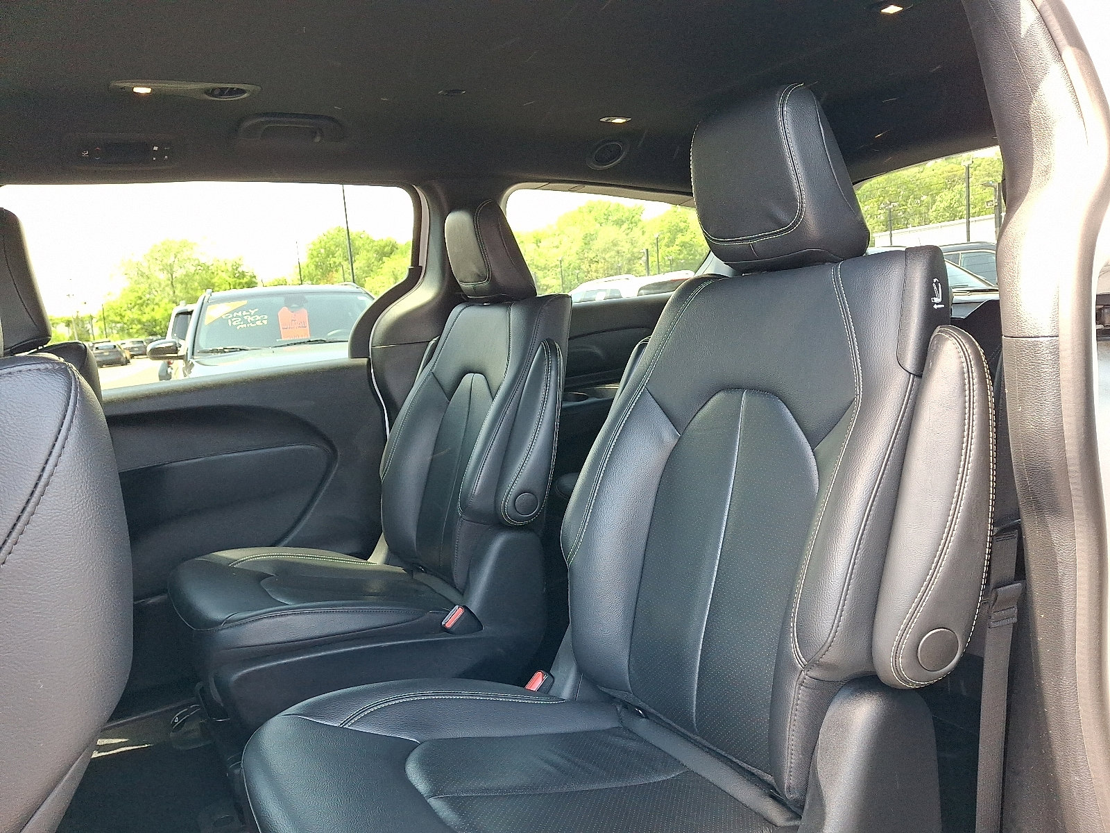 Certified 2022 Chrysler Pacifica Touring-L w/ S Appearance Package FWD image 10