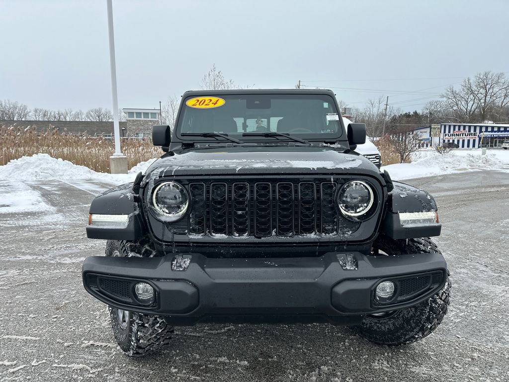 Used 2024 Jeep Gladiator Sport image 10