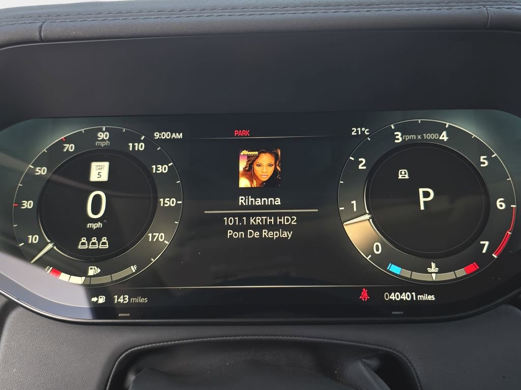 Used 2023 Land Rover Range Rover SE image 20