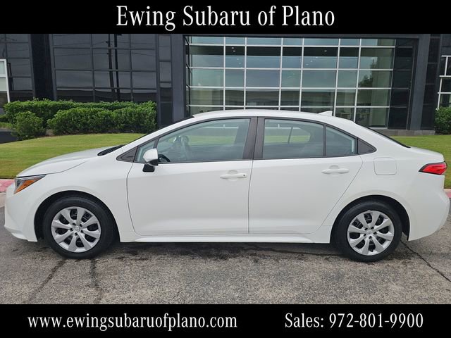 Used 2022 Toyota Corolla LE FWD image 2