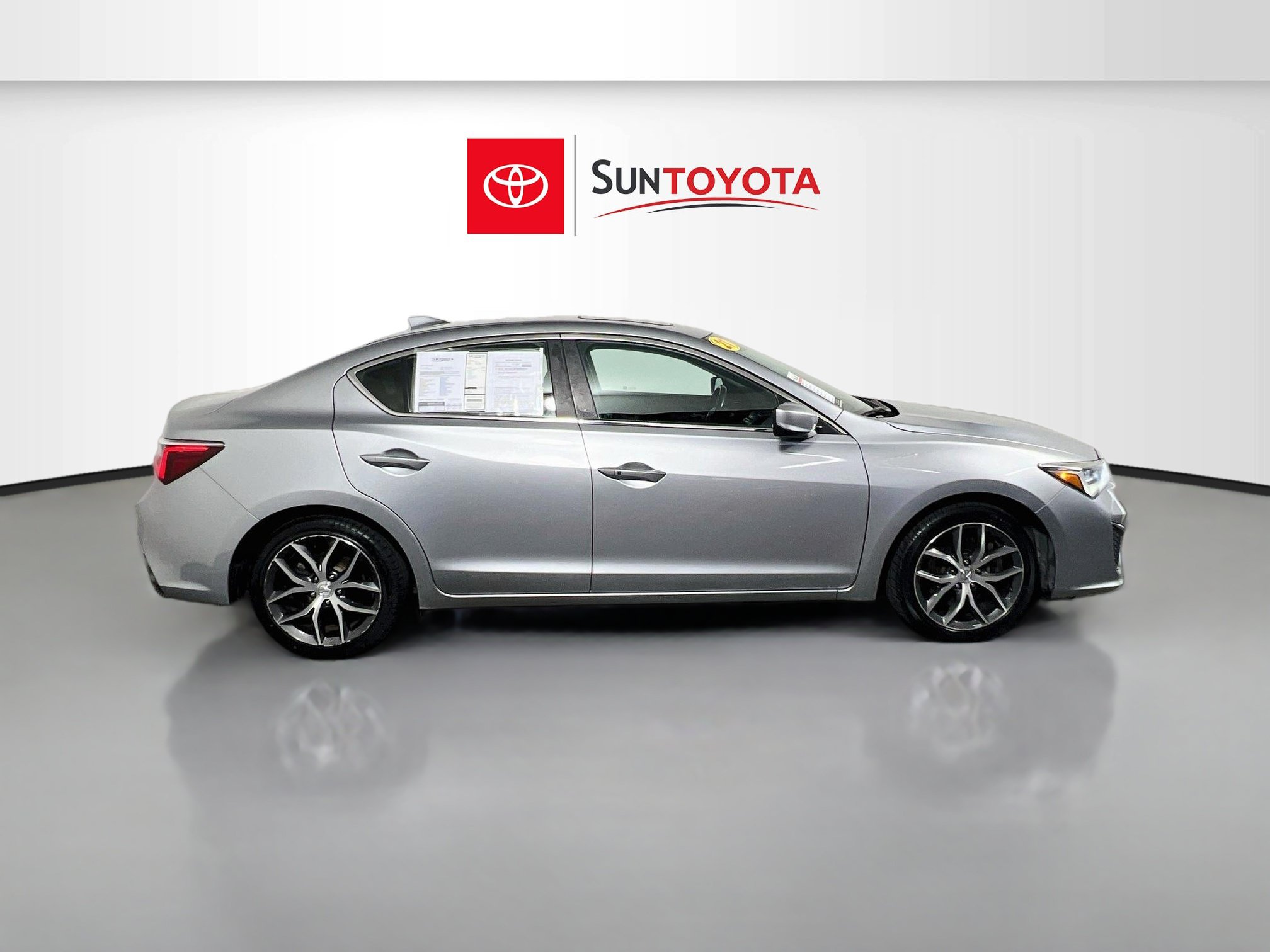 Used 2021 Acura ILX w/ Premium Package FWD image 2