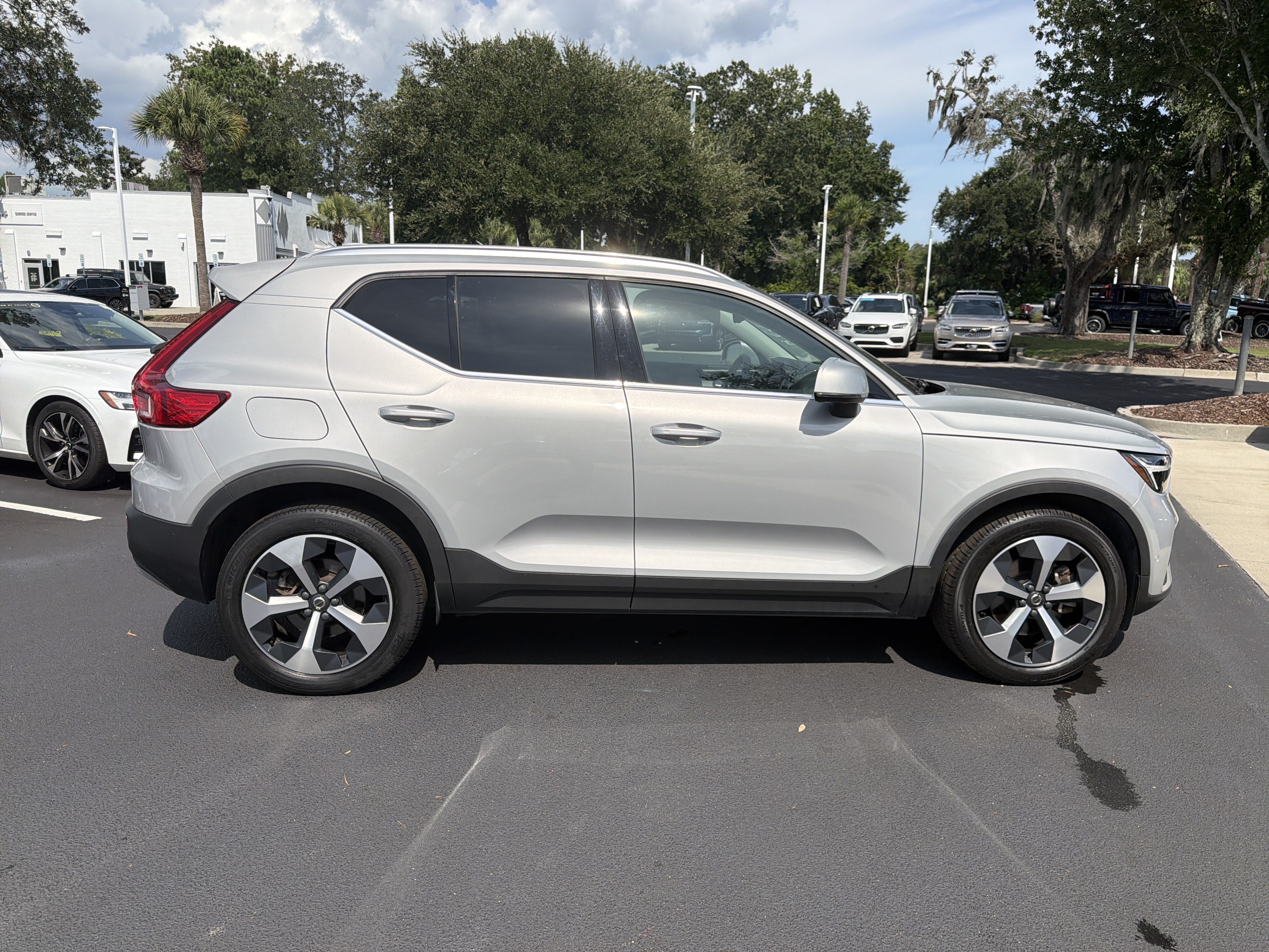 Certified 2023 Volvo XC40 B4 Plus w/ Driver Assist Package FWD image 15